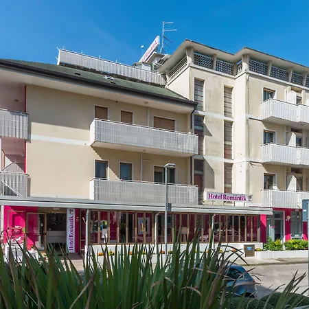 Romantik & Depandance 3* リニャーノ・サッビアドーロ